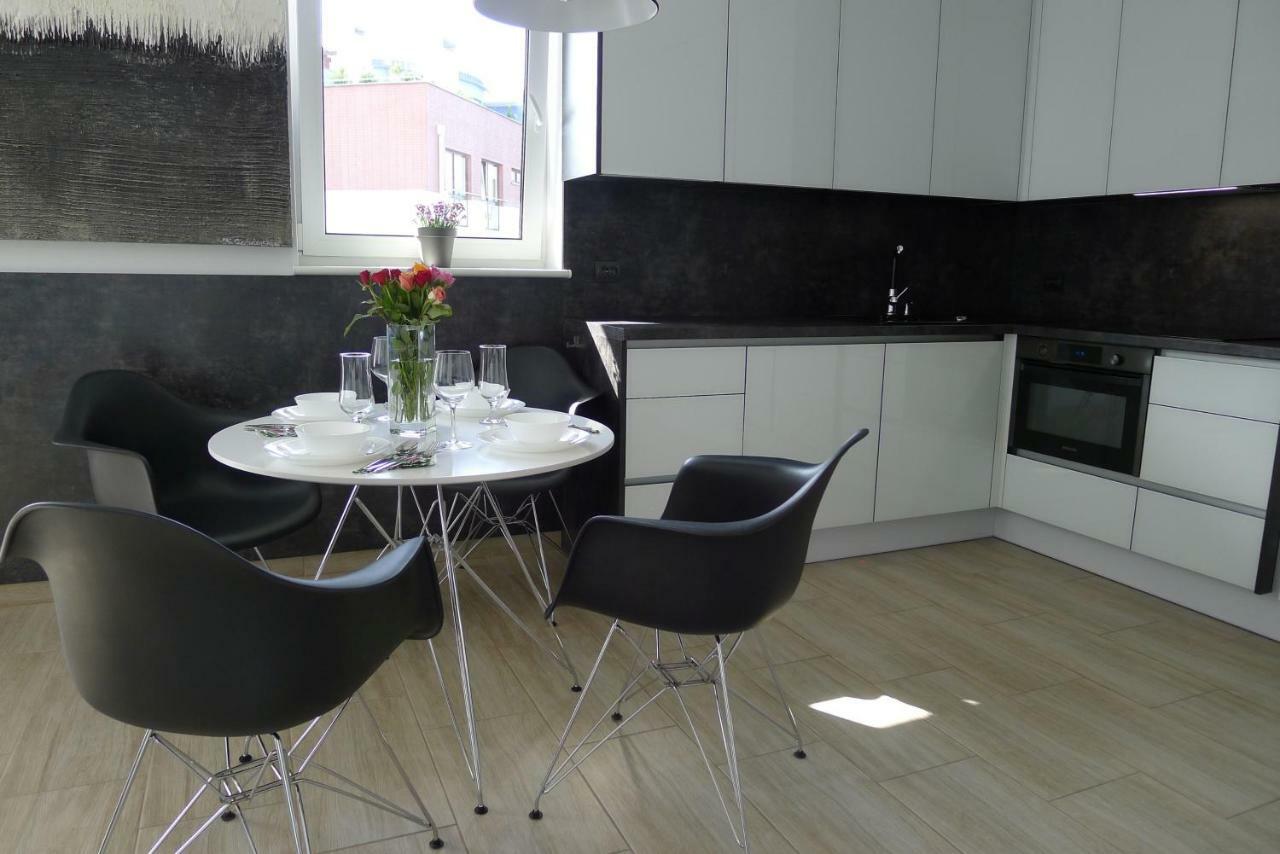 Impresja 42 Apartament Z Garazem Kołobrzeg Esterno foto